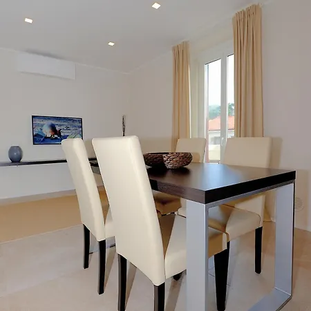 Apartment Ursich Casa *