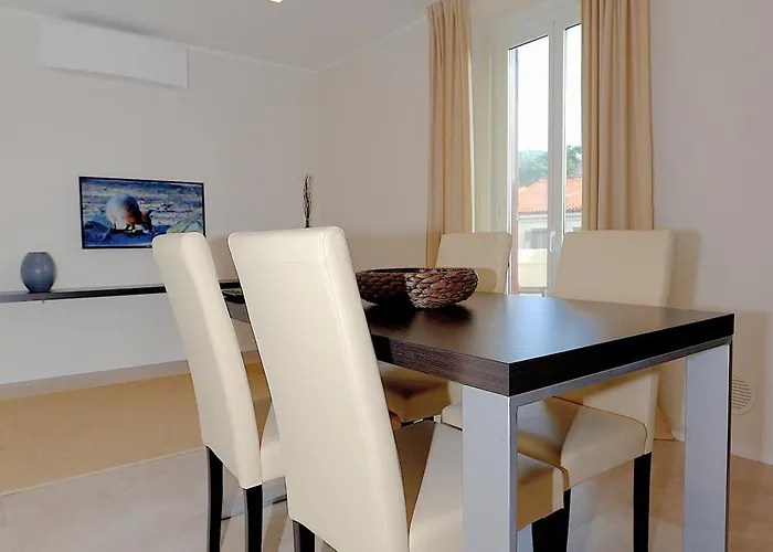 Apartment Ursich Casa *